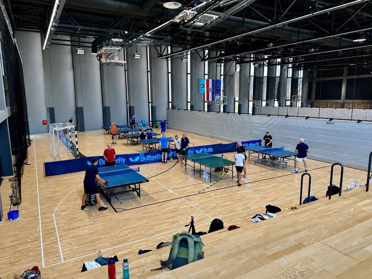 🏓 Sport ne poznaje granice – Račice ugostile stolnotenisače iz Švicarske